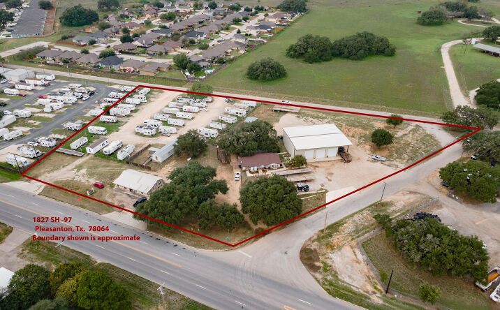 1829 TX97, Pleasanton, TX 78064