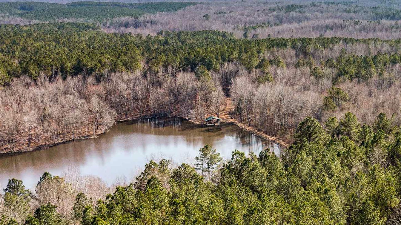 5173 Beauty Hill Rd, Adamsville, TN 38310