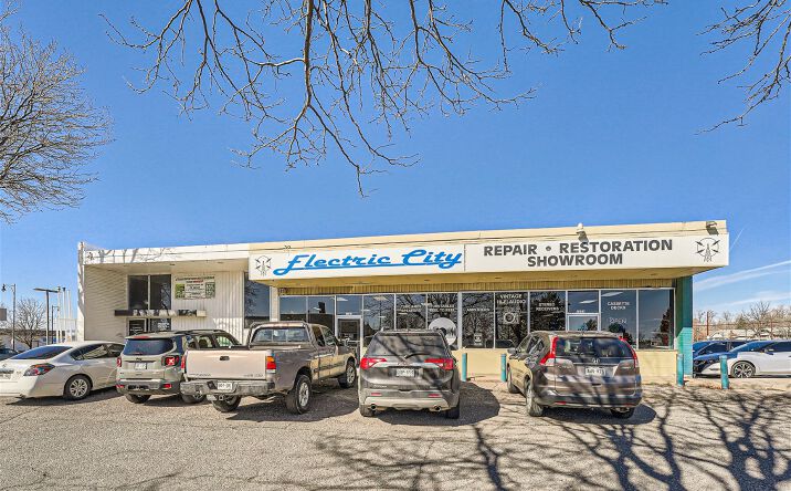 Pictures of Retail property located at 7225 Lowell Blvd, Westminster, CO 80030 for sales - image #1