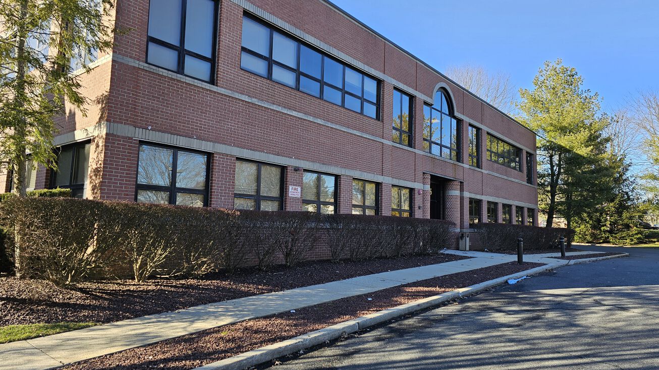 495 Iron Bridge Rd, Freehold Township, NJ 07728