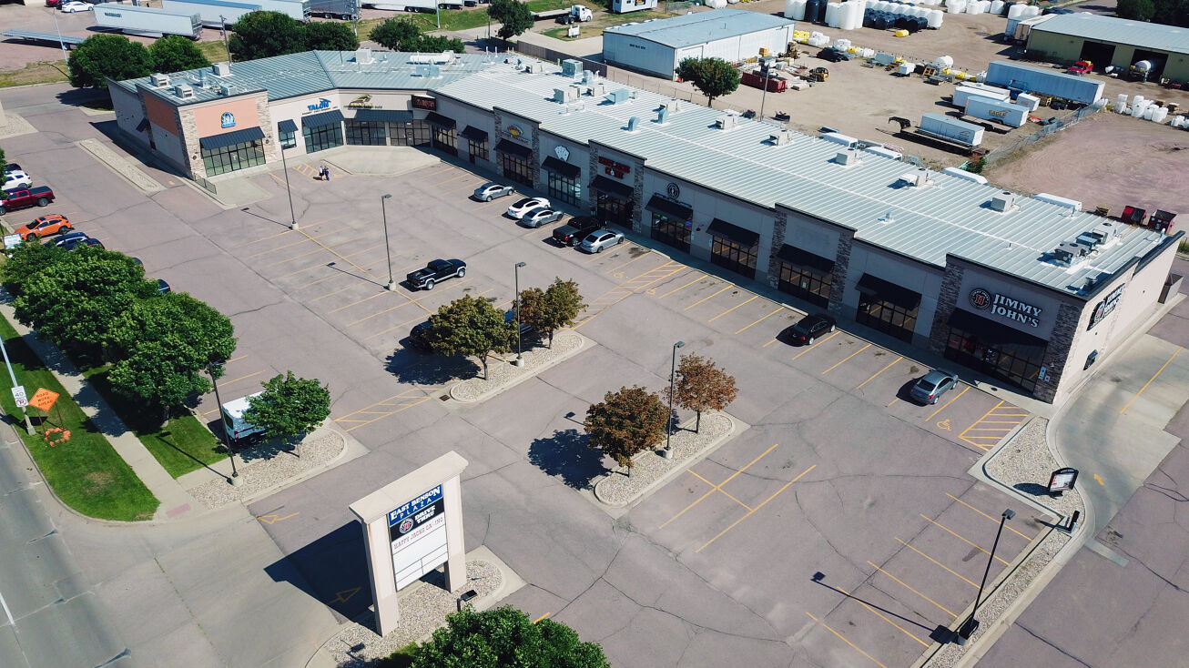 1305 E Benson Rd, Sioux Falls, SD 57104