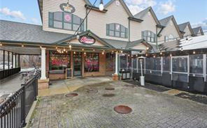 image of property at 55 DOUGLAS PIKE Smithfield RI 02917-2388