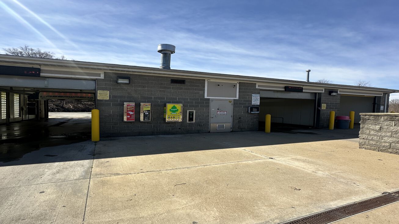 1510 W Lawrence Ave, Ellwood City, PA 16117