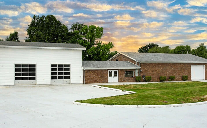 Pictures of Retail, Office, Industrial property located at 7455 Veterans Memorial Pkwy, St. Peters, MO 63376 for sales - image #1
