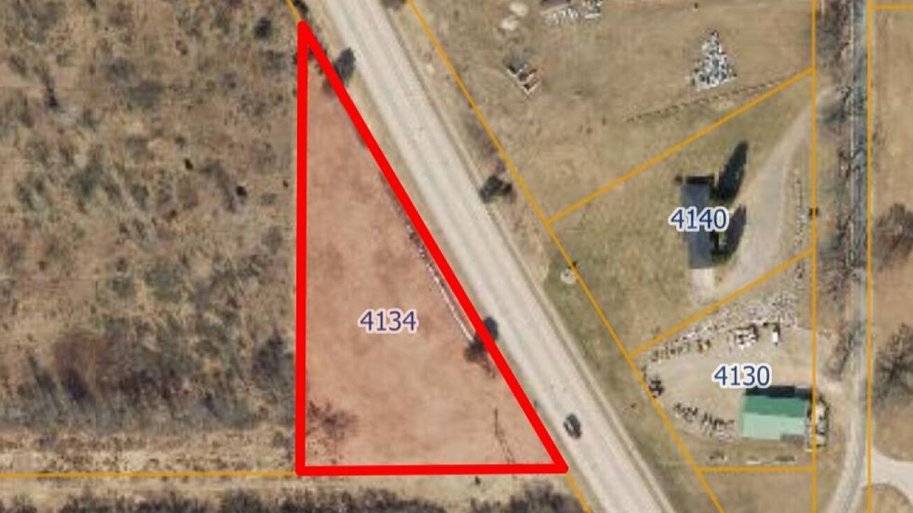 4134 W Carleton Road, Jonesville, MI 49250