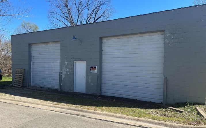 Pictures of Special Purpose property located at 206 E College, Farmington, MO 63640 for sales - image #1