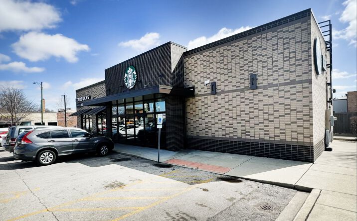 Pictures of Retail property located at 6332 N Northwest Highway, Chicago, IL 60631 for sales - image #1