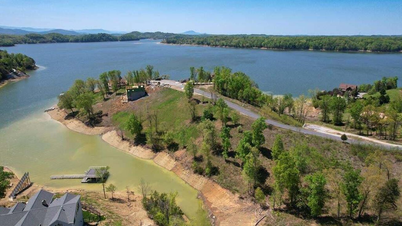 46 Stone Harbor Drive, Dandridge, TN 37725