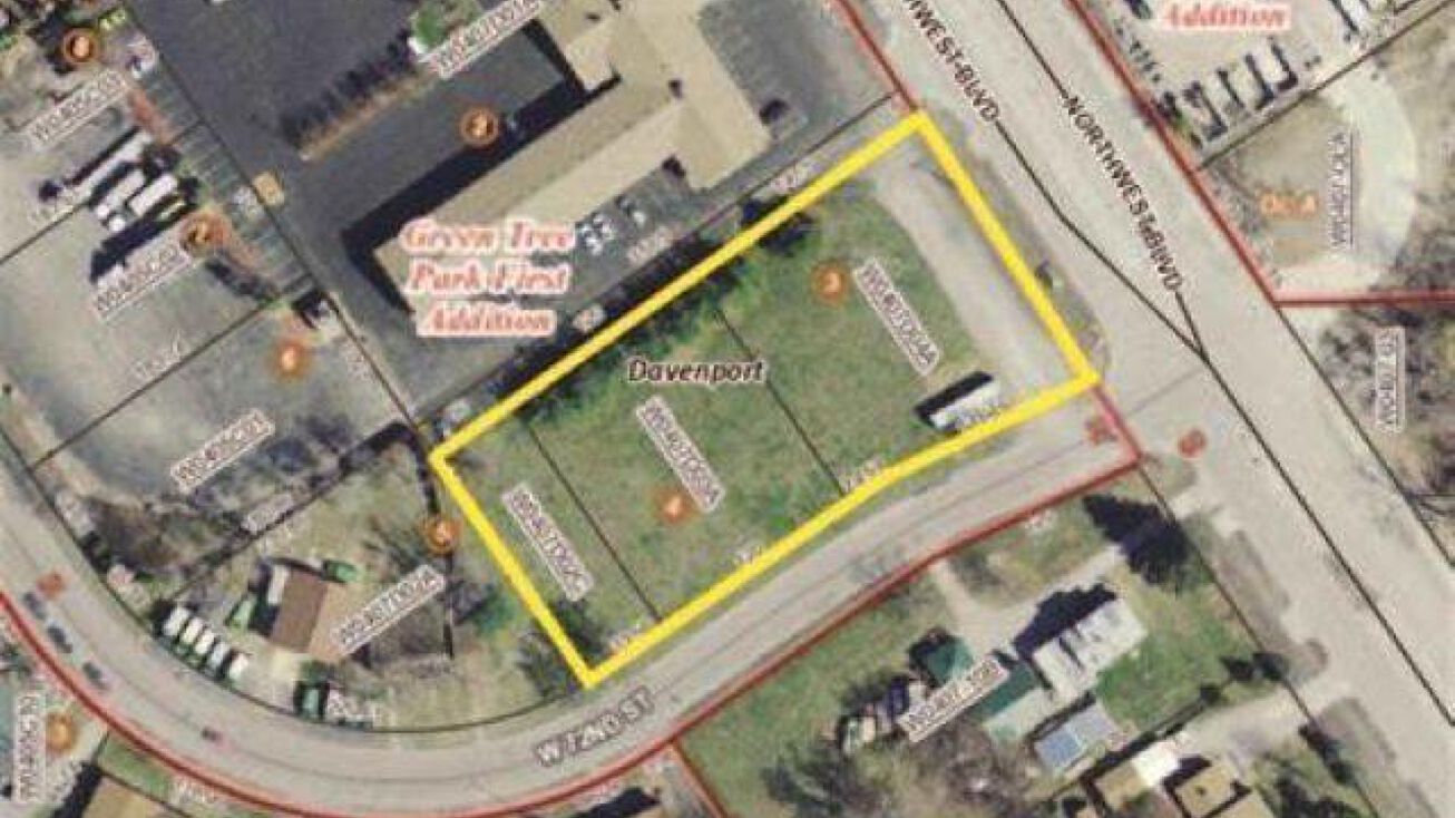 7210 NORTHWEST Boulevard, Davenport, IA 52806