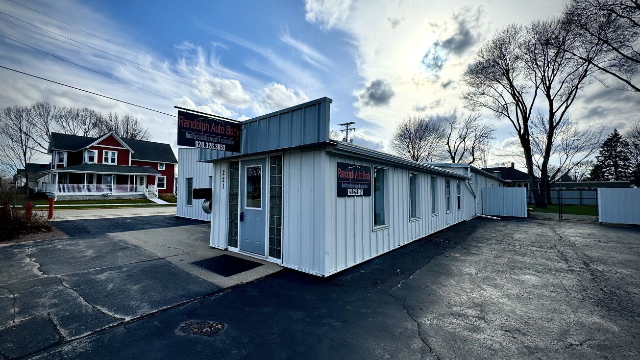 221 S Columbus St, Randolph, WI 53956