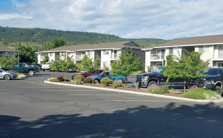 Pictures of Multifamily property located at 2000 Gekeler Ln, La Grande, OR 97850 for sales - image #1