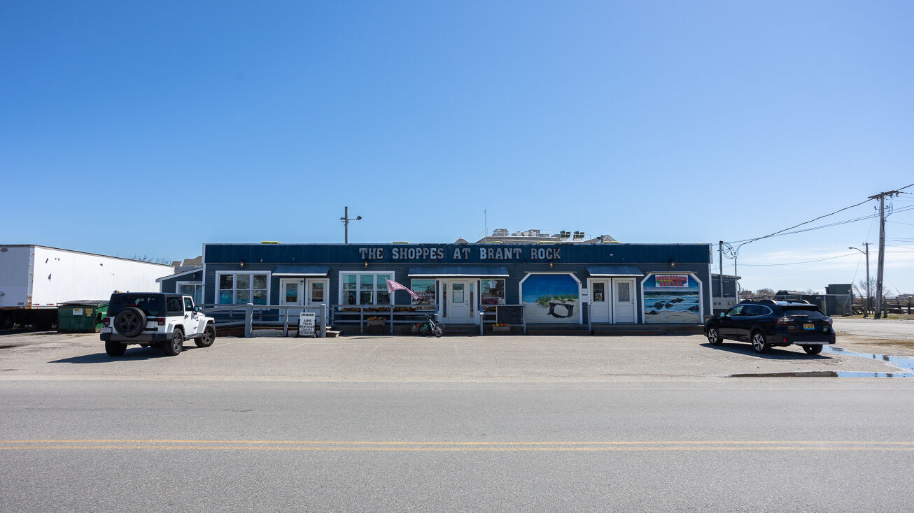 25 Dyke Rd, Marshfield, MA 02050