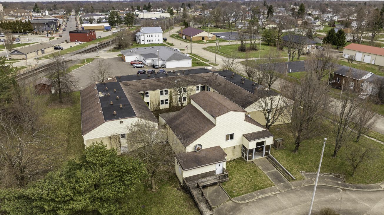 140 S Crestline St, Crestline, OH 44827