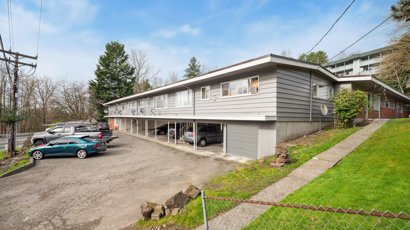 Pictures of Multifamily property located at 9045 Canyon Dr, Kent, WA 98030 for sales - image #1