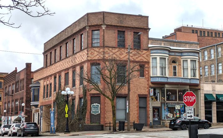 Pictures of Office property located at 108 W Monroe St, Bloomington, IL 61701 for sales - image #1