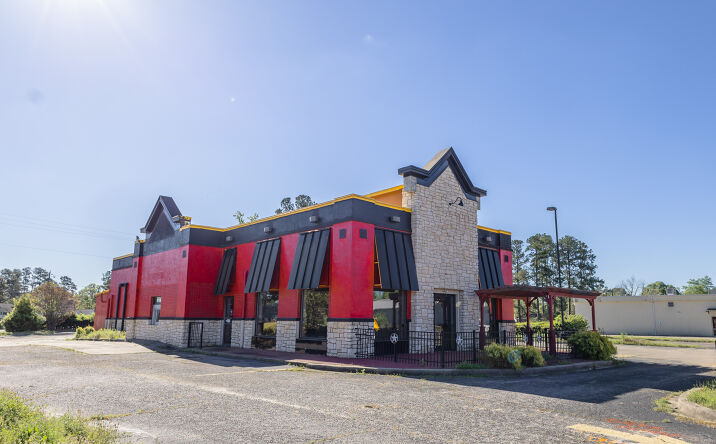 Pictures of Retail property located at 147 S Ron McNair Blvd, Lake City, SC 29560 for sales - image #1