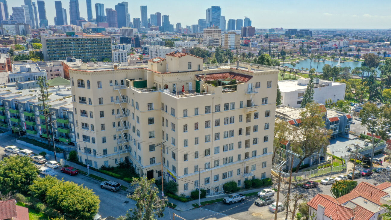 2430 Ocean View Ave, Los Angeles, CA 90057