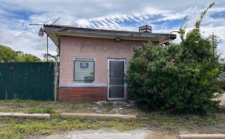 Pictures of Industrial property located at 613 S Avenue B, Freeport, TX 77541 for sales - image #1