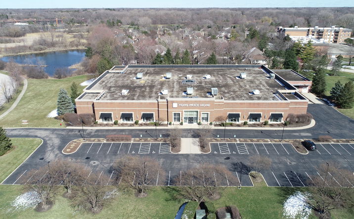 Pictures of Retail property located at 725 Milwaukee Ave, Lincolnshire, IL 60069 for sales - image #1