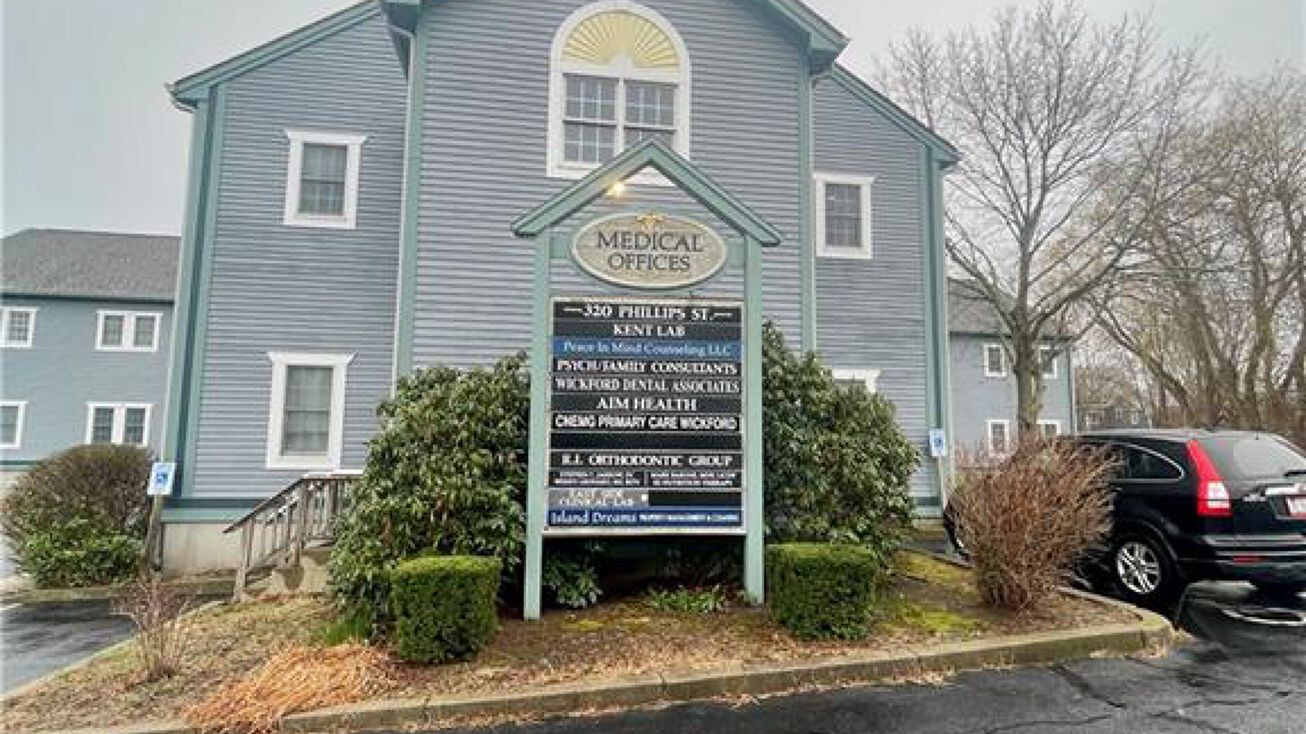 320 Phillips ST, North Kingstown, RI 02852