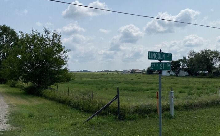 Pictures of Land property located at 21st Street SW, Huron, SD 57350 for sales - image #1