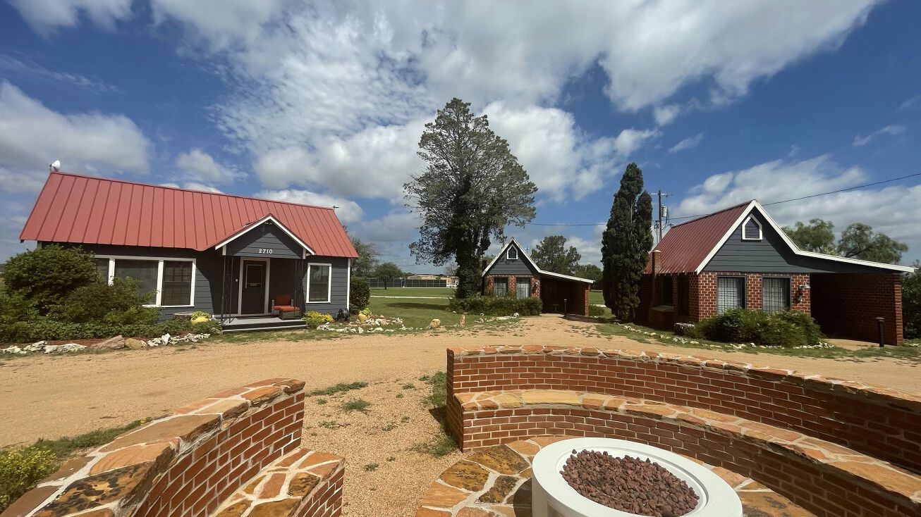 2710 S Commercial Ave, Coleman, TX 76834