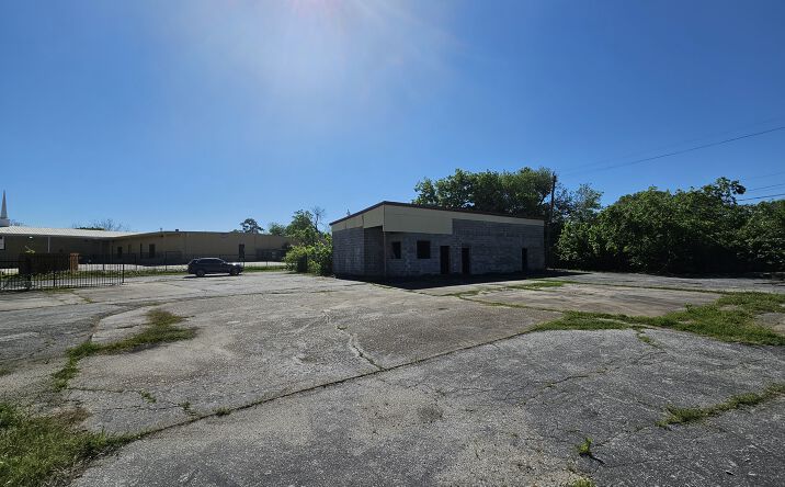 Pictures of Industrial, Land, Mixed Use, Retail, Special Purpose property located at 10601 Martin Luther King Blvd, Houston, TX 77048 for sales - image #1