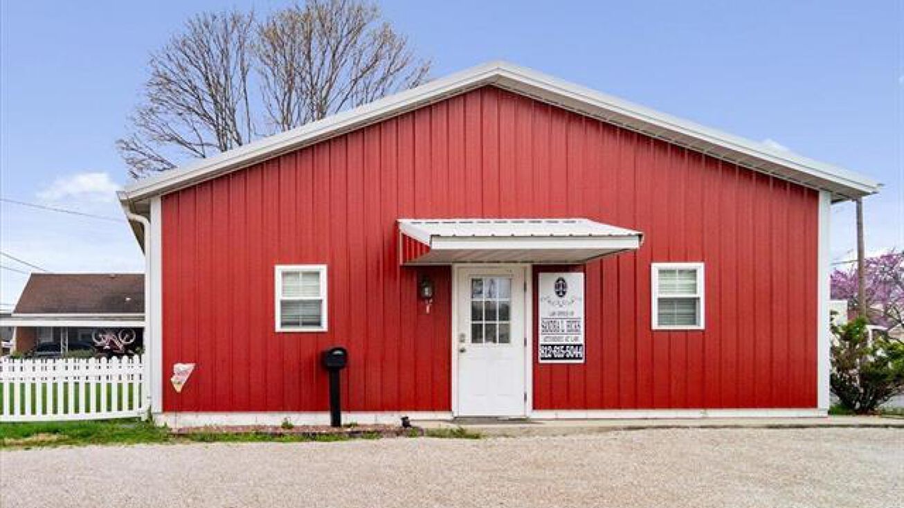 102 N Elm St, Fort Branch, IN 47648