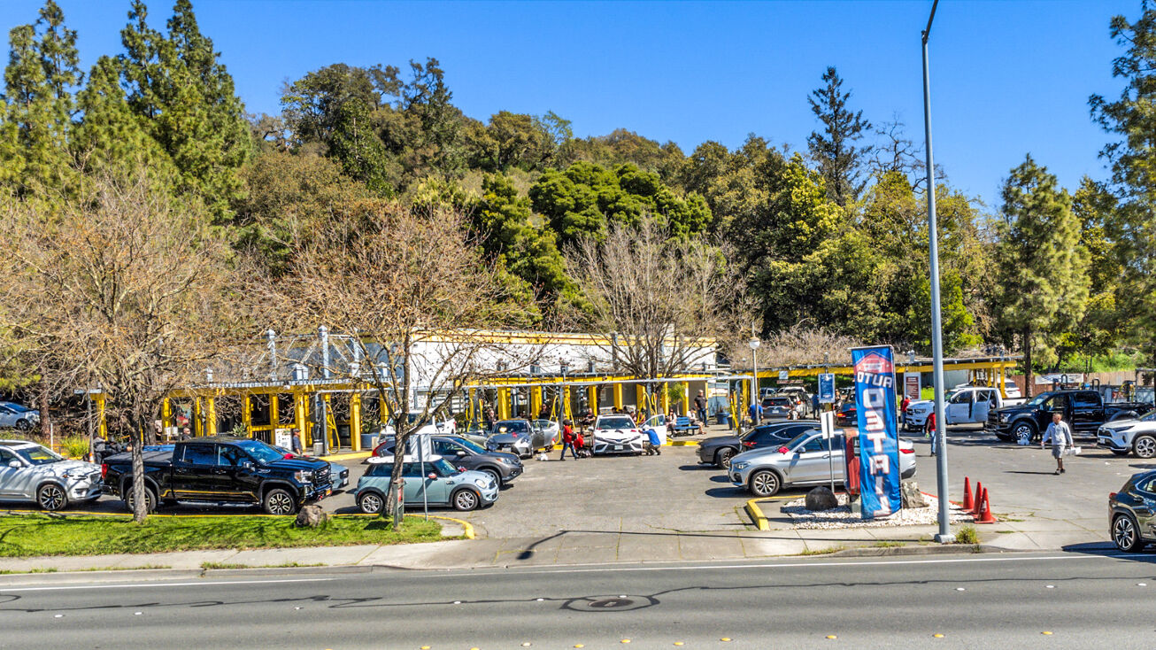 2700 Mendocino Ave, Santa Rosa, CA 95403