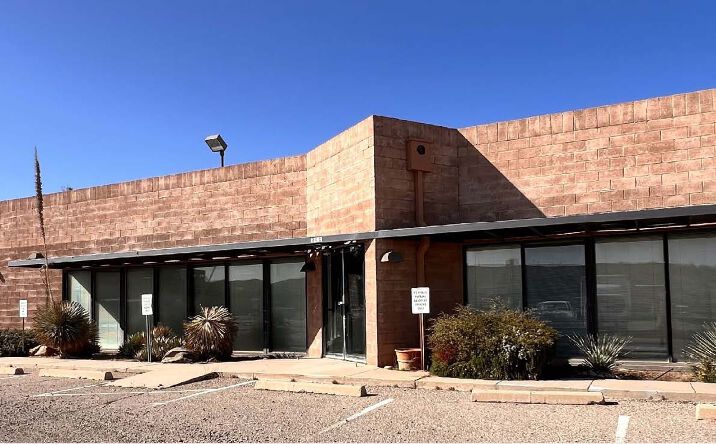 Pictures of Office property located at 240 N Freeport Dr, Nogales, AZ 85621 for comps - image #1