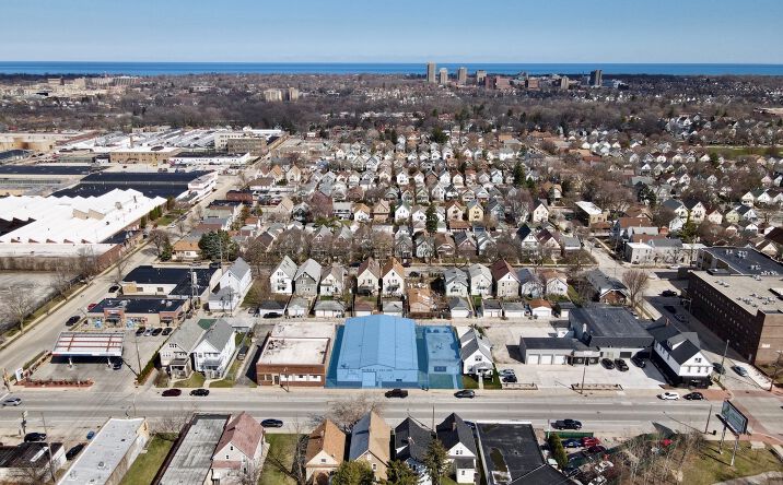 Pictures of Retail property located at 3434 N Holton St, Milwaukee, WI 53212 for sales - image #1