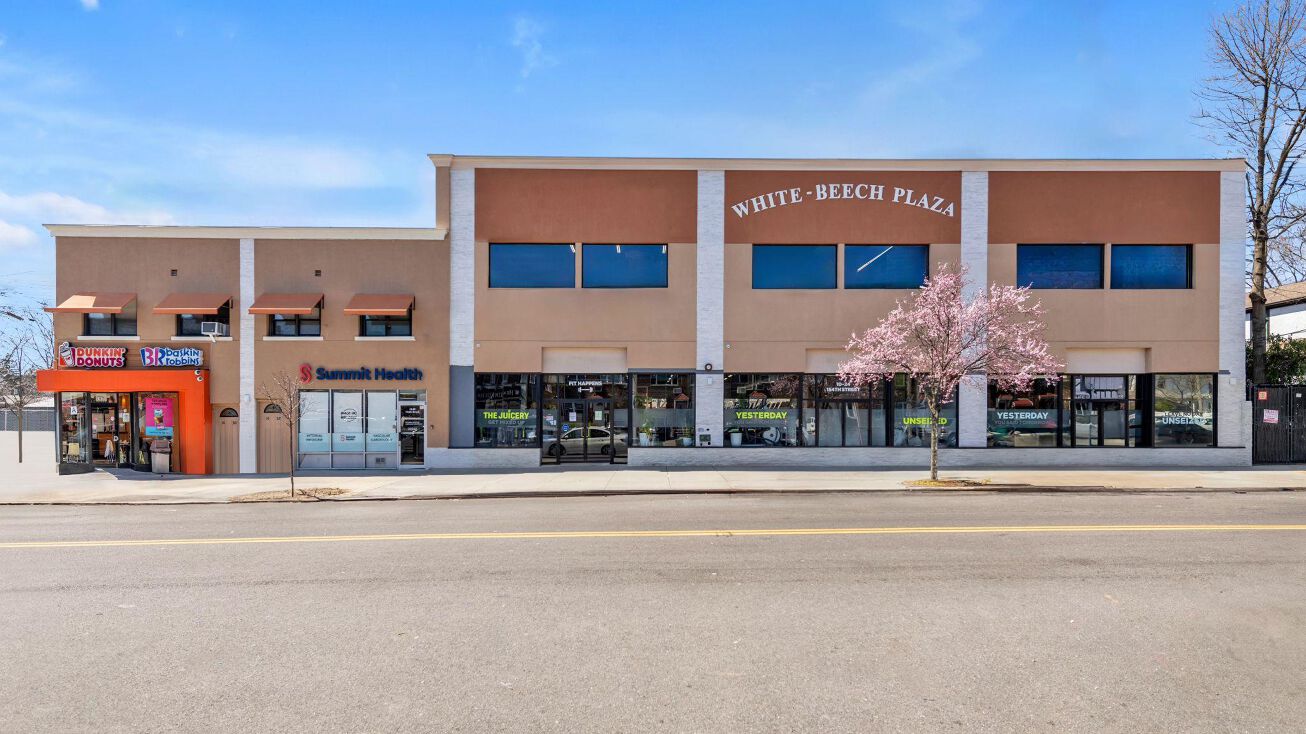 1024 154th St, Whitestone, NY 11357