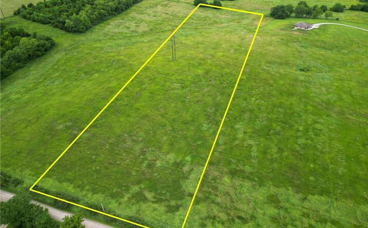 Pictures of Land property located at Lot 2 Kissinger Road, Leavenworth, KS 66048 for sales - image #1