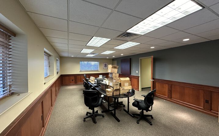 Pictures of Office property located at 2135 Spy Run Ave, Fort Wayne, IN 46805 for sales - image #1