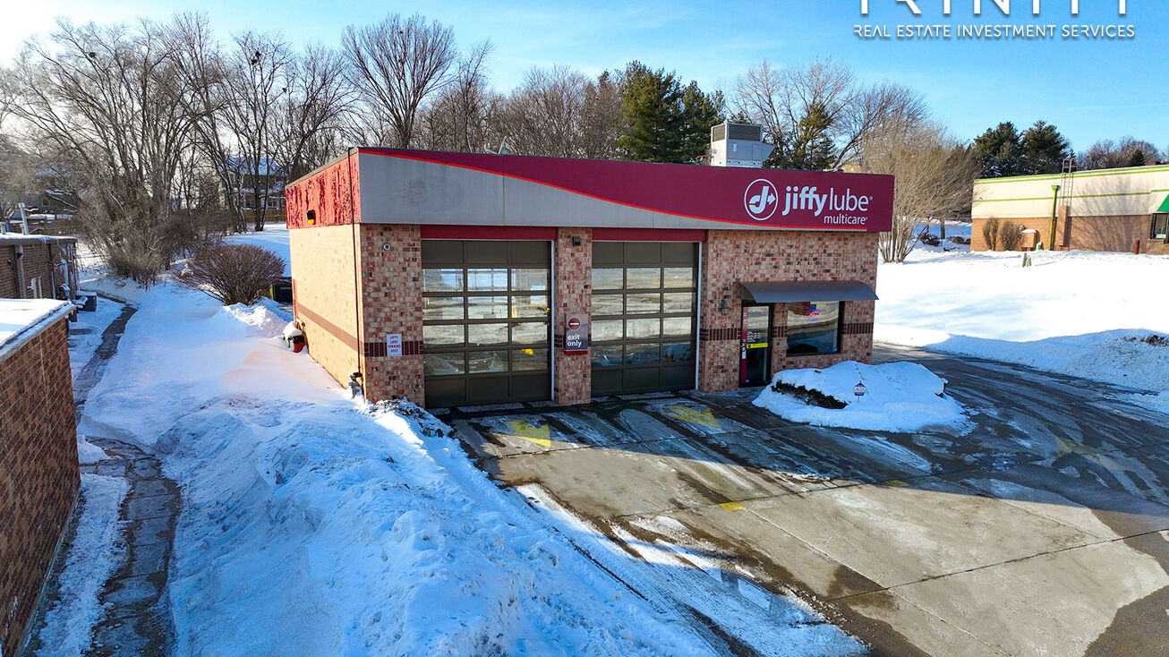 1846 NW 86th St, Clive, IA 50325