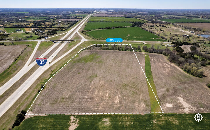 Pictures of Land property located at NE/c of 101st St. N & I-135, Park City, KS 67147 for sales - image #1