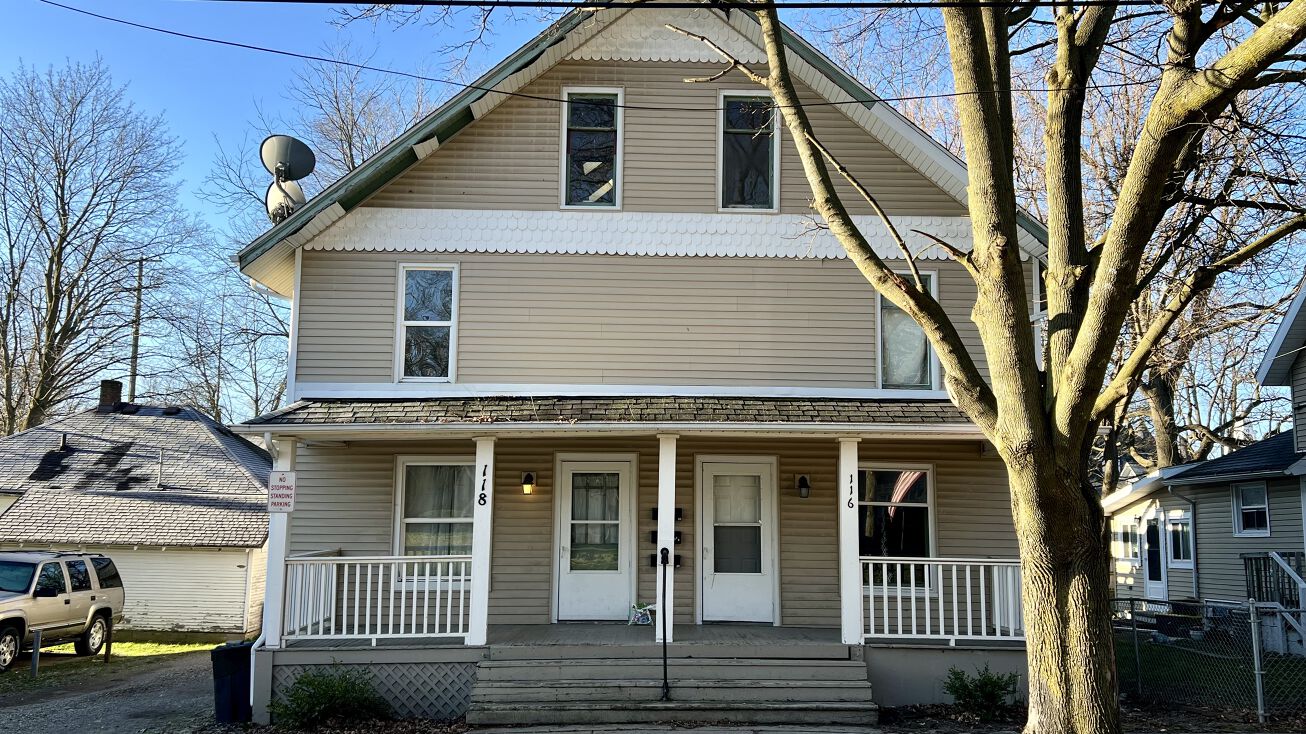 116 E Stoddard St, Charlotte, MI 48813