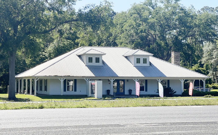 Pictures of Retail property located at 21848 S County Rd 325, Hawthorne, FL 32640 for sales - image #1