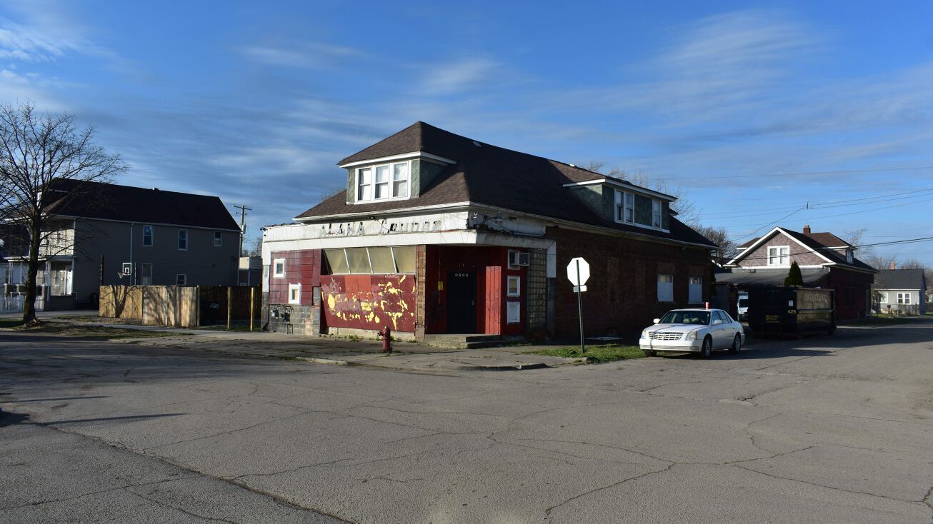 5715 Chopin St, Detroit, MI 48210