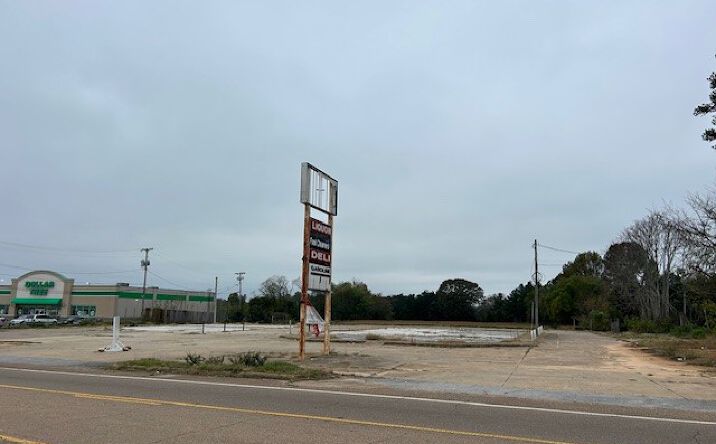 Pictures of Land property located at 520 S Craft St, Holly Springs, MS 38635 for sales - image #1