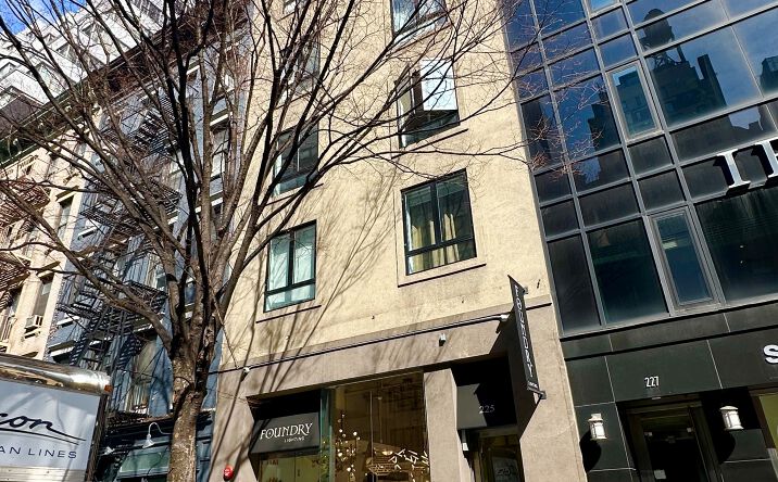 Pictures of Multifamily property located at 225 E 58th St, New York, NY 10022 for sales - image #1