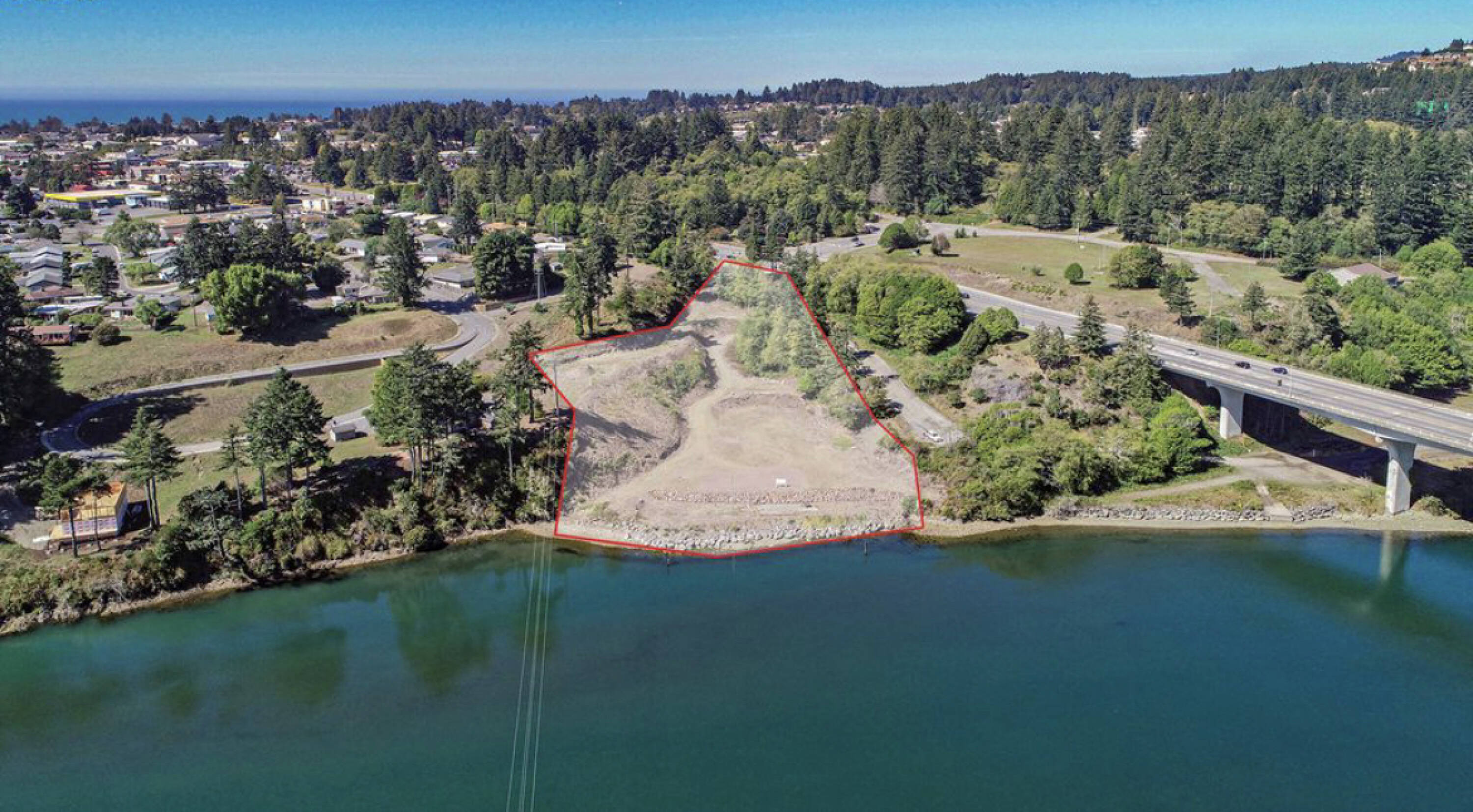 6420 Bridge St, Brookings, OR 97415