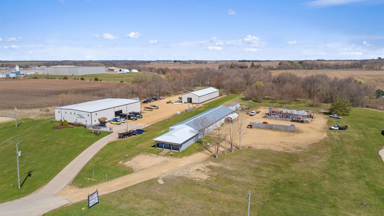 3523 IL26, Freeport, IL 61032