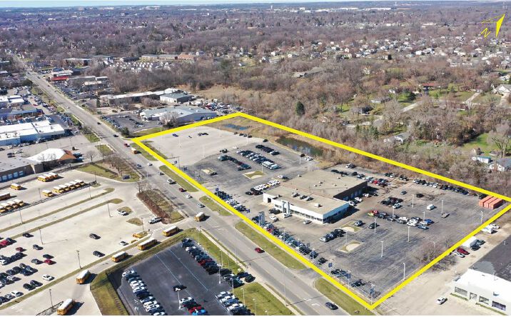 Pictures of Retail property located at 1010 E Chicago St, Elgin, IL 60120 for sales - image #1