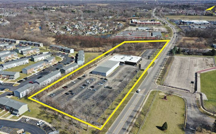 Pictures of Retail property located at 1200 E Chicago St, Elgin, IL 60120 for sales - image #1
