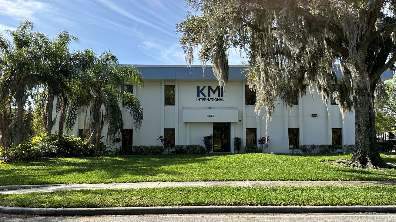 Pictures of Office property located at 7335 Lake Ellenor Dr, Orlando, FL 32809 for sales - image #1