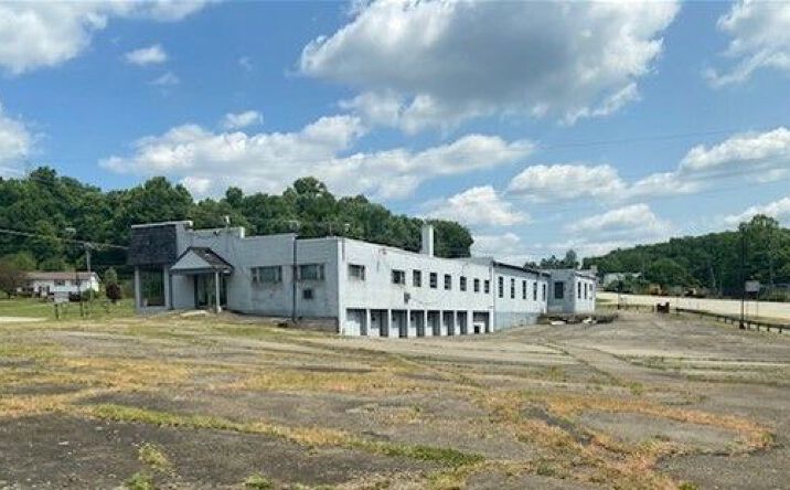 Pictures of Retail property located at 1044 University Dr, Connellsville, PA 15425 for sales - image #1