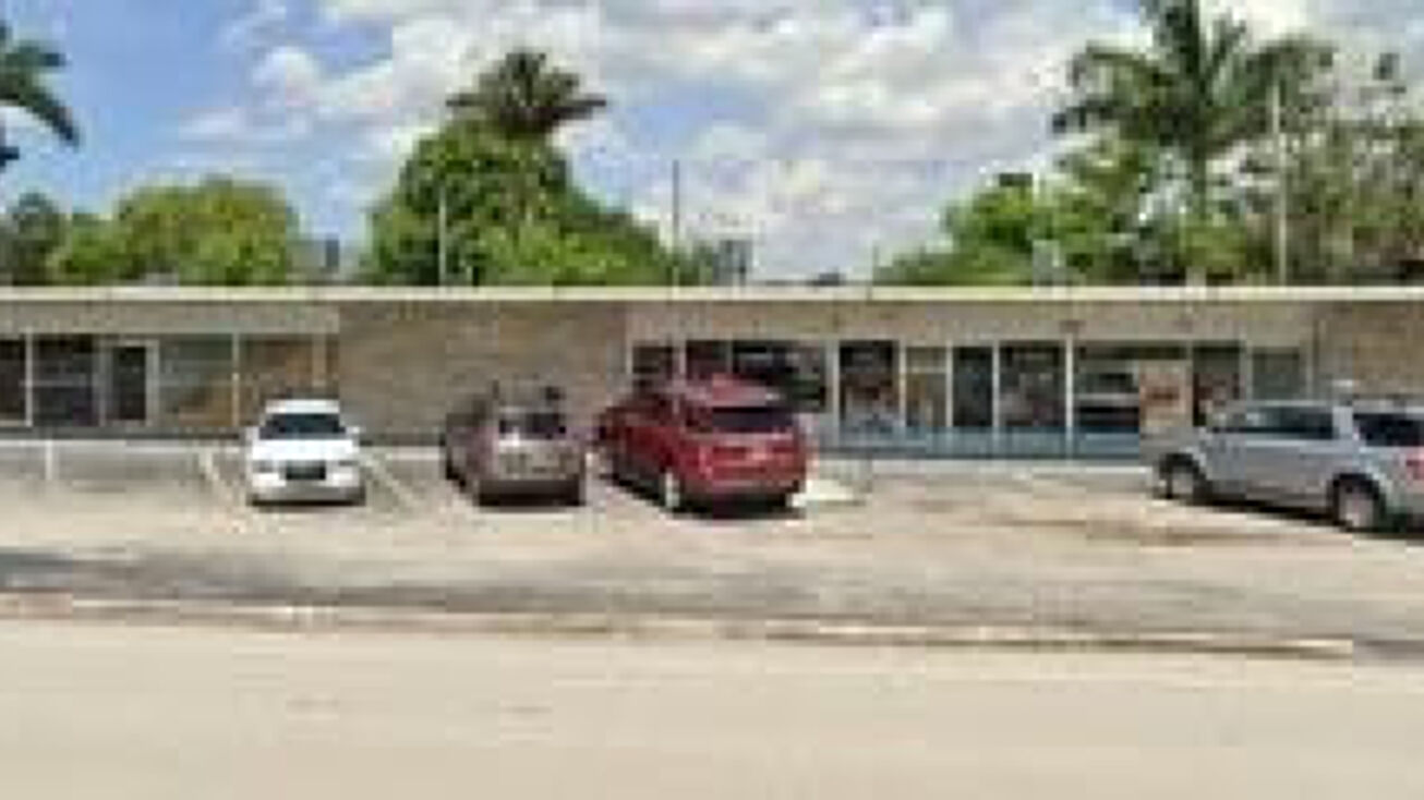 17 W Canal Street, Belle Glade, FL 33430