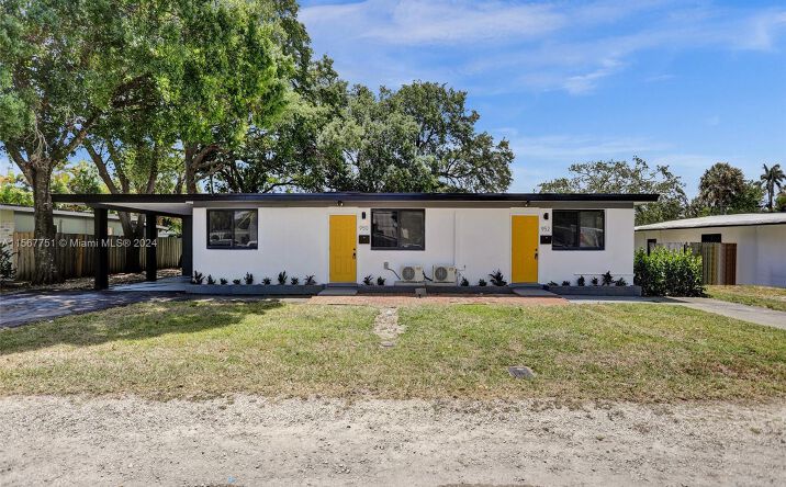 Pictures of Multifamily property located at 950 SW 29th St, Fort Lauderdale, FL 33315 for sales - image #1