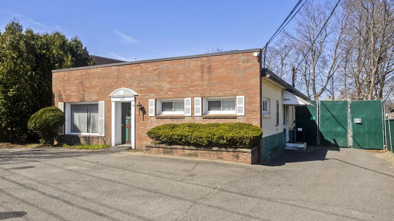 252 Federal St, Greenfield, MA 01301